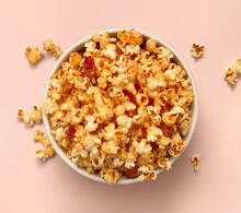 Popcorn aurinkokuivatulla tomaatilla ja oreganolla 